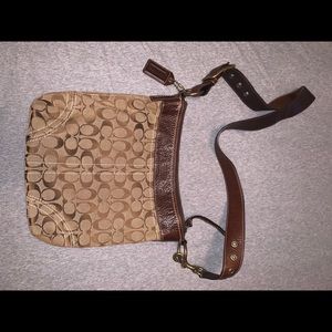 Coach large signature crossbody